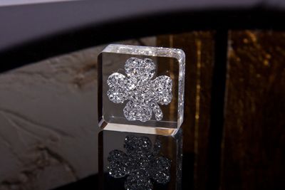 Магнит лист клевера (250 кристаллов swarovski elements, 25х25х10 мм)