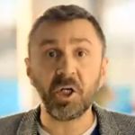 Реклама с Сергеем Шнуровым: в «Евросети» теперь продают Аликапс?